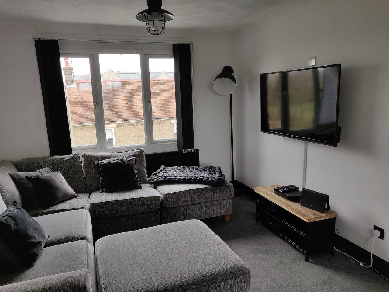 Entire apartment, Riverside Park Penthouse Apt 1Br Parking St Neots in St Neots, Cambridgeshire