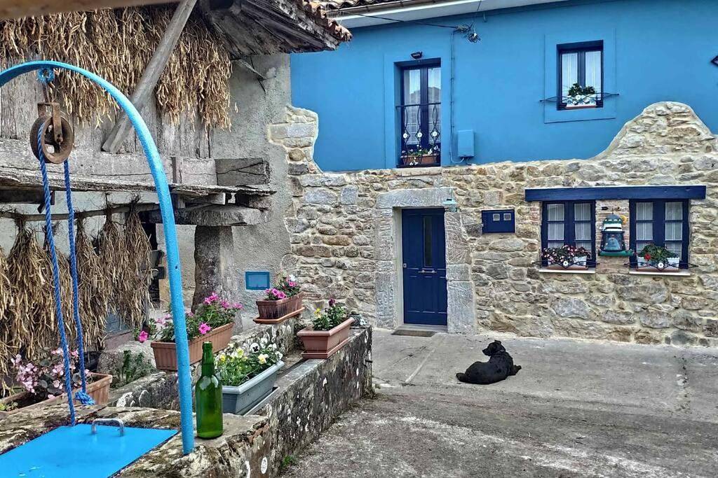 Three-Bedroom House in Colunga, Costa Verde