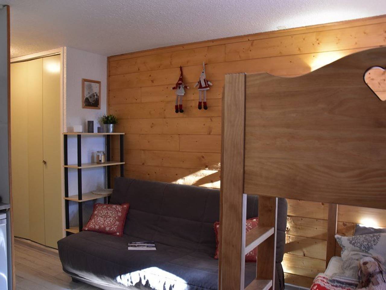 Estudio entero, Estudio renovado para 3 en el centro de Montgenèvre con parking in Montgenèvre, Briançon region