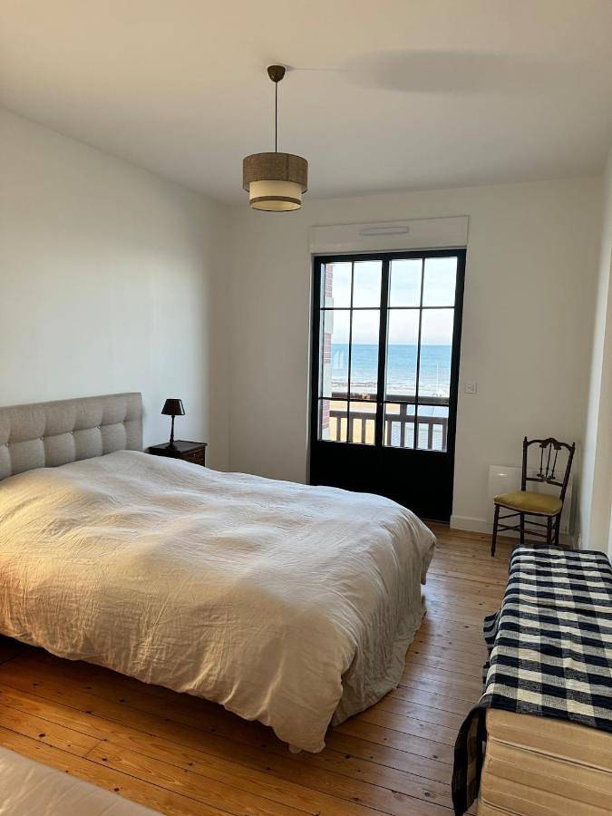 Location de vacances pour 10 personnes, avec vue et jardin à Saint-Aubin-sur-Mer (Calvados) - 4