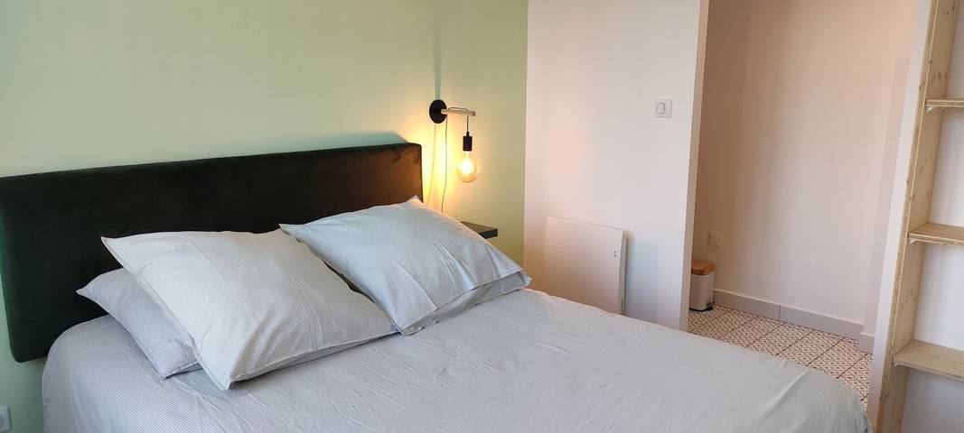 Appartement entier, Lodge Larrun avec vue sur la montagne, balcon et Wi-Fi in Sare, Région de Bayonne