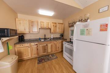 Log Cabin for 6 Guests in Page County, Picture 3