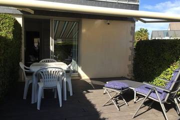 Gîte pour 4 personnes, avec jardin et terrasse dans Plage de la Mine d'Or