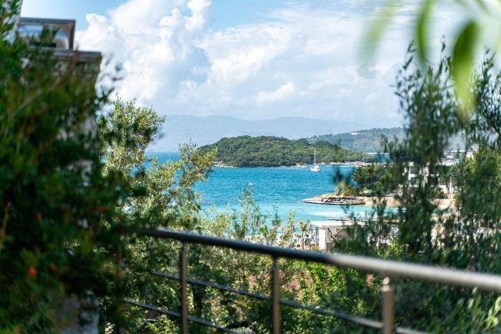 Villa per 6 persone, con Balcone e Terrazza nonché Giardino e Panorama a Ksamil