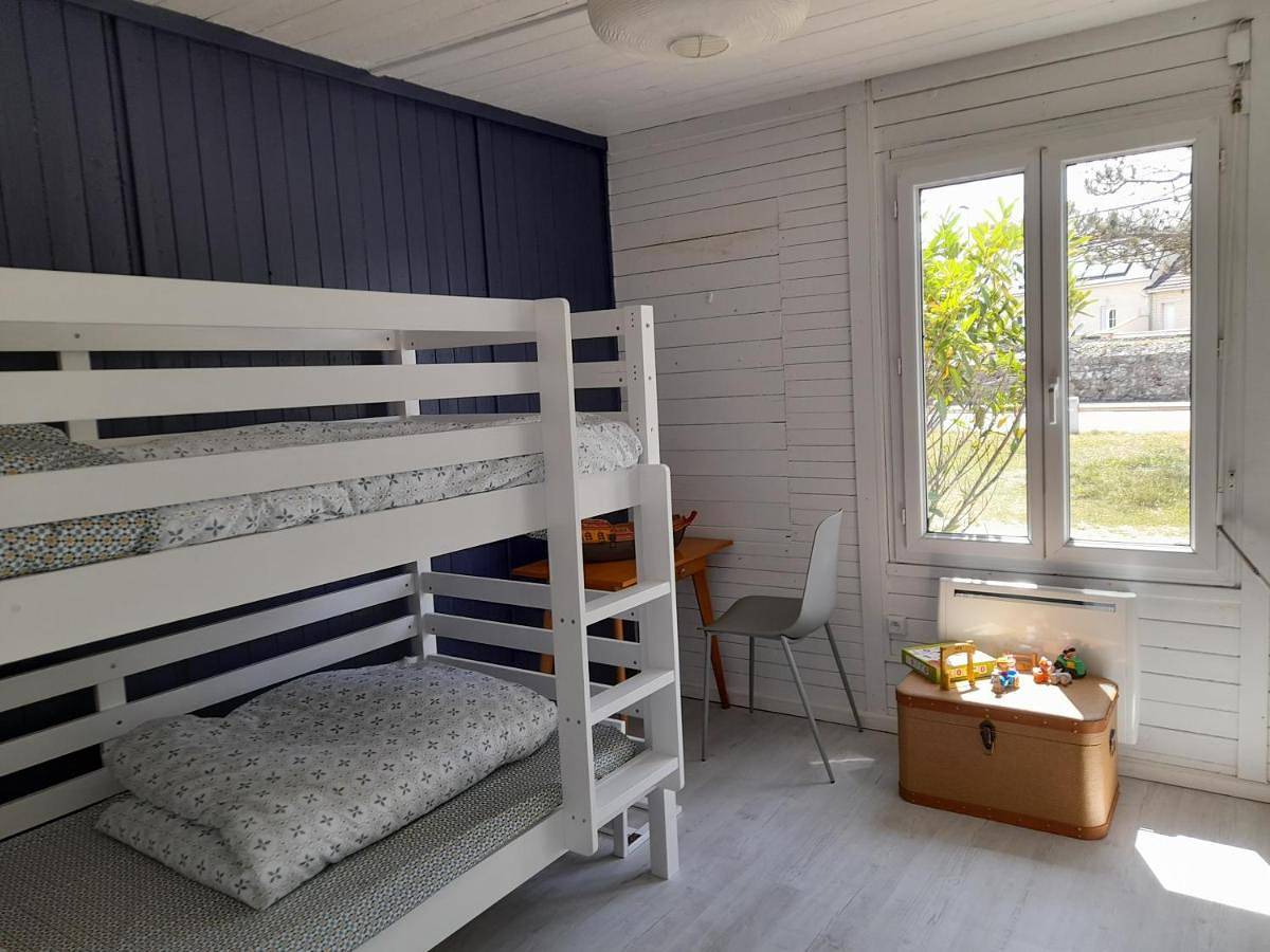 Two-Bedroom House in Quinéville, Région de Cherbourg
