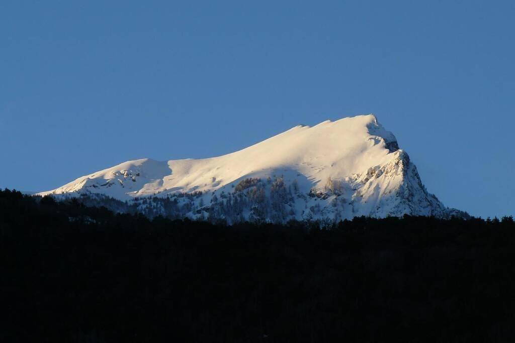 Appartement entier, One-Bedroom Apartment in Crots, Parc national des Écrins