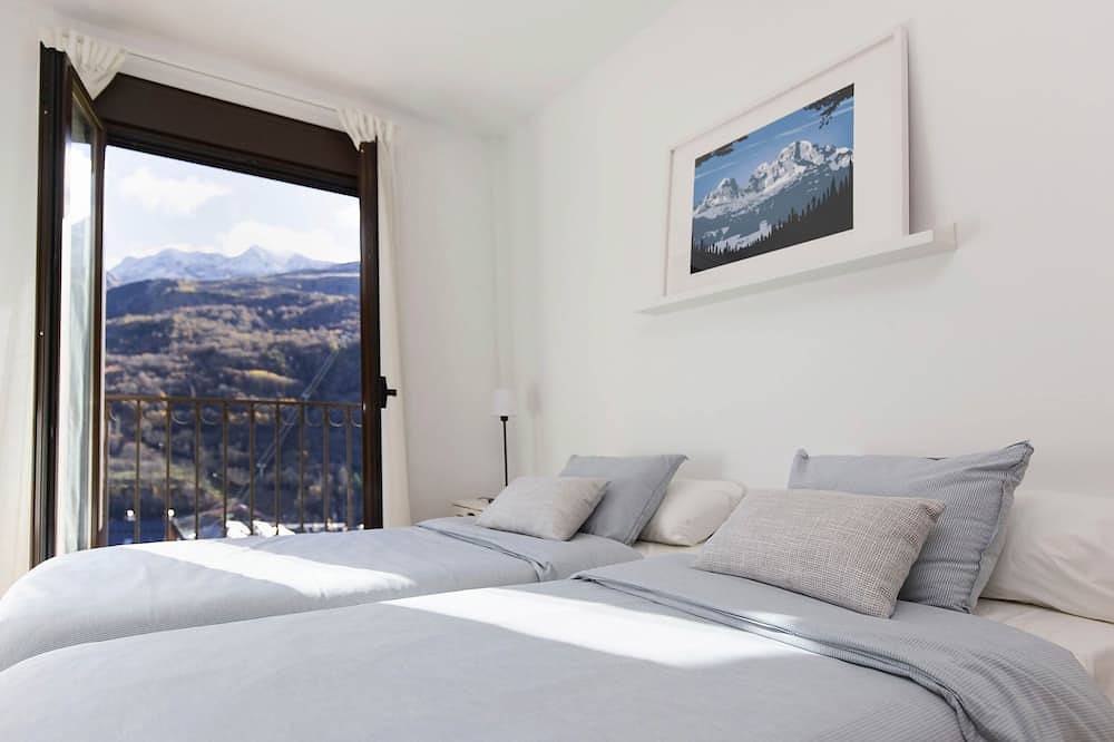 Estrimal Viewpoint by Bevalle in Panticosa (Ski), Panticosa