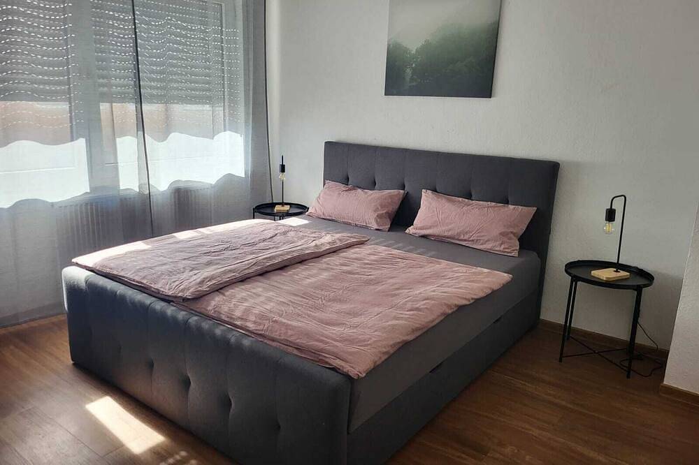 Ganze Wohnung, C&V: 4 Pp- 3 Zi.- Zentral + Wlan + Smart Tv + Boxspringbett in Kaiserslautern, Saar-Nahe-Bergland