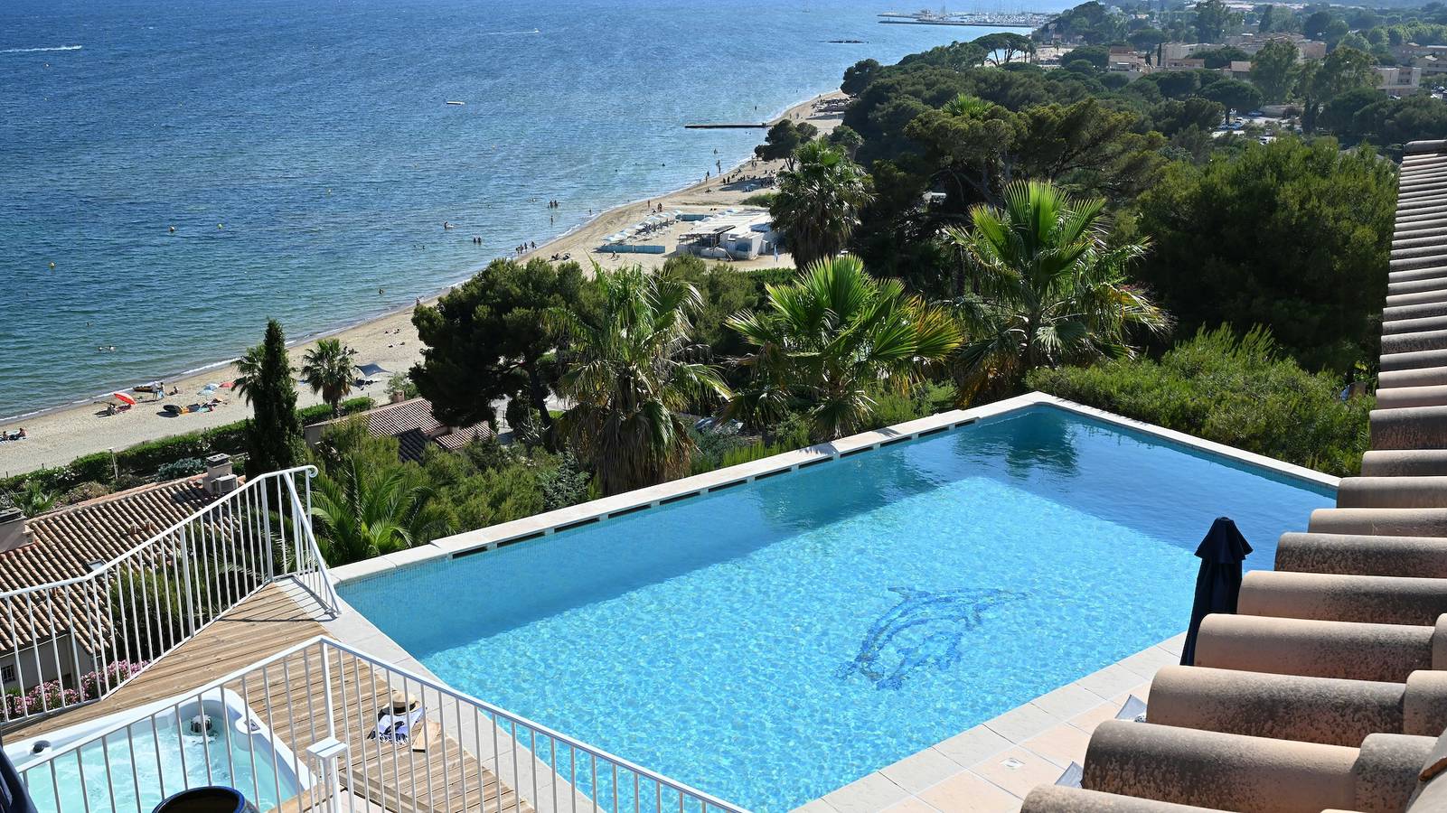 Maison De Vacances pour 13 Personnes dans La Londe-les-Maures, Région de Toulon