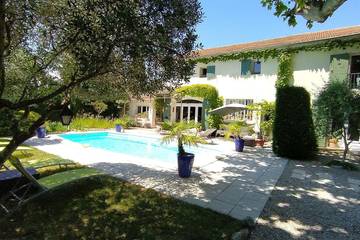 Gîte pour 5 personnes, avec piscine et jardin à Cabannes