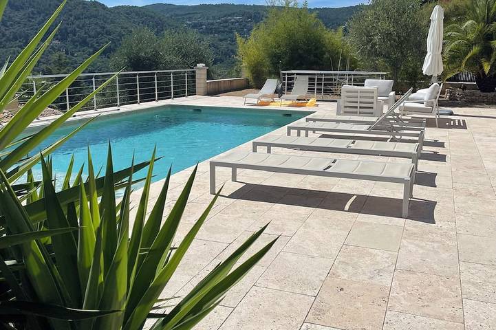 Villa für 6 Personen, mit Garten und Terrasse sowie Whirlpool - 1