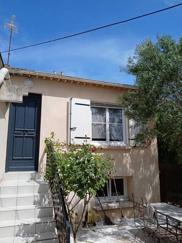 Gîte pour 2 personnes, avec terrasse et vue dans Plage La Capte