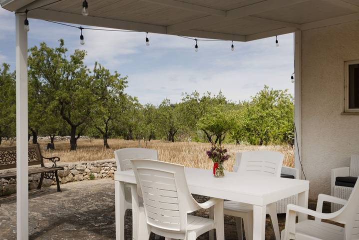 Appartamento intero, Guesthost - Poetry House - Idyllic Country Villa Retreat in Ostuni, Salento