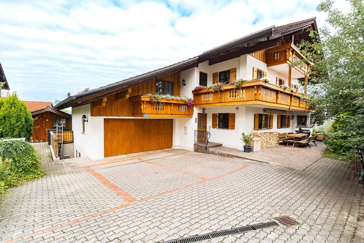 Ferienwohnung für 3 Personen, mit Balkon im Chiemgau