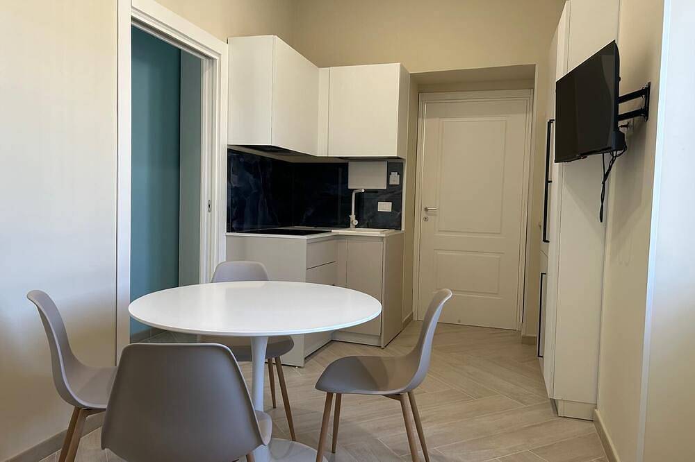 Beautiful 4-bedroom resort with Ac in tranquil Pompei in Pompei, Vesuvio National Park