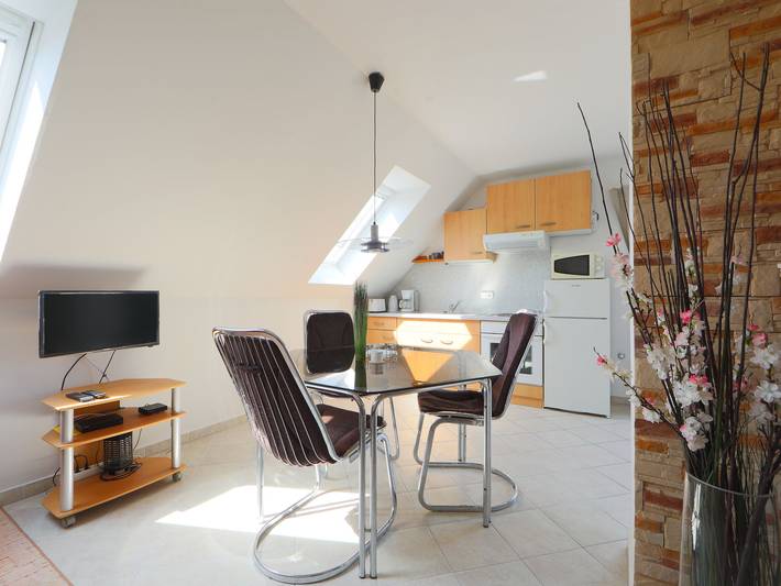 Ganze Wohnung, Amarillo 3 in Balatonkeresztur, Plattensee Südufer