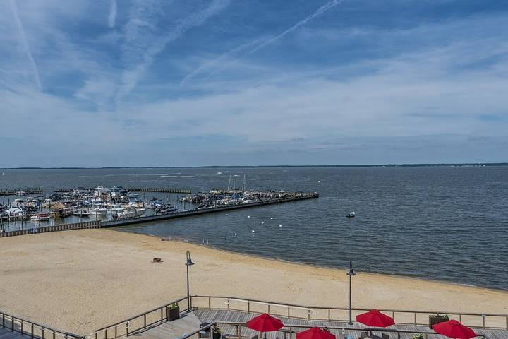 Vacation rental for 8 people, with balcony and pool in Dewey Beach