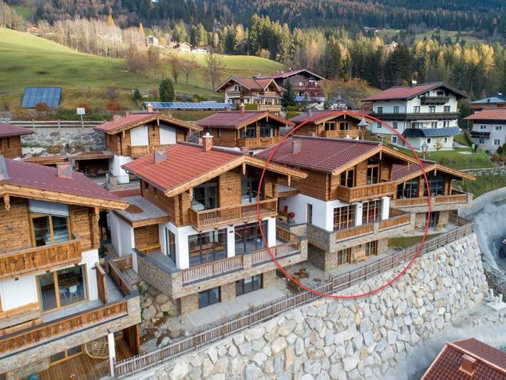 Chalet für 8 Personen, mit Balkon und Pool sowie Sauna