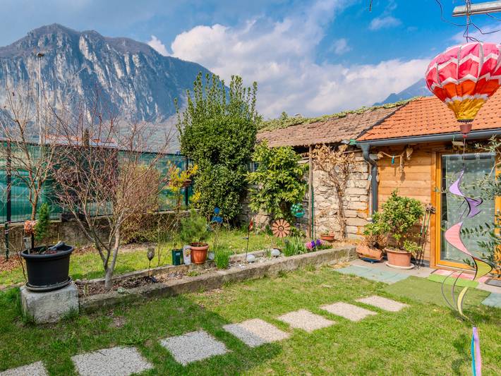 Ferielejlighed for 4 personer, med udsigt og have samt terrasse, husdyr tilladt i Riva del Garda
