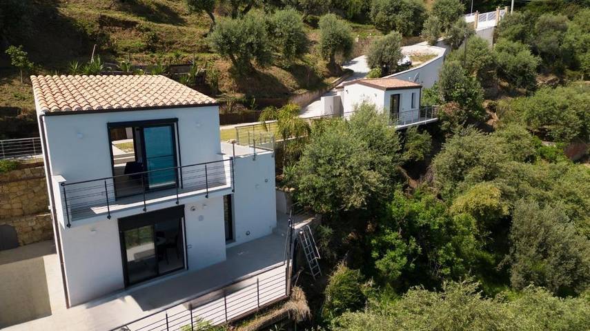 Villa per 6 persone, con Balcone e Idromassaggio nonché Terrazza e Giardino a Cefalù