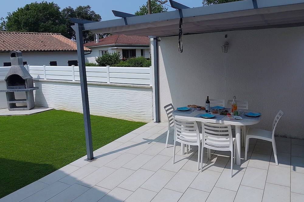 Vacation home /Villa Royan / Vaux sur mer 250 m from the sea, close to shops in Vaux-sur-Mer, Côte de Beauté
