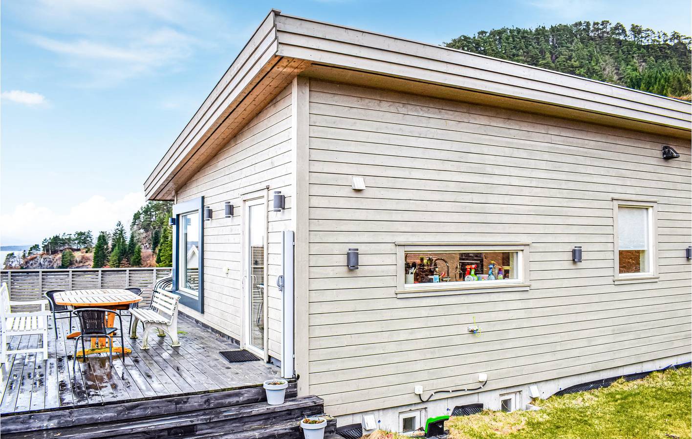 Ferienhaus für 6 Personen mit Garten in Hjelmeland
