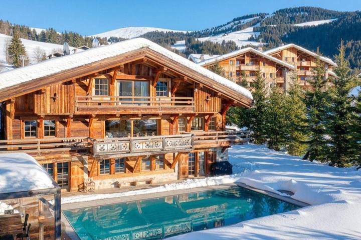 Casa de vacaciones para 20 personas, con jacuzzi y sauna además de jardín y piscina - 1