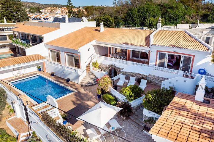 Villa for 6 people, with garden and balcony in Praia da Luz