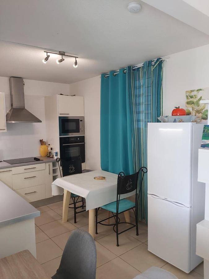 Gîte pour 4 personnes, avec jardin et vue dans Marina du Marin - 3