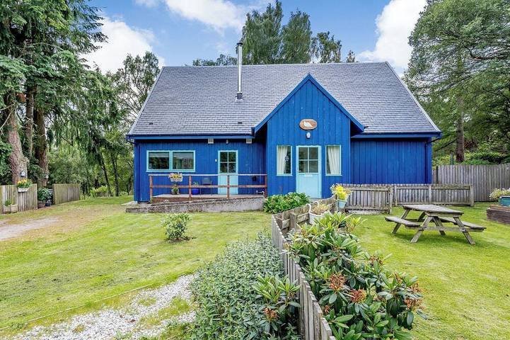 Cottage for 6 people in Boat of Garten