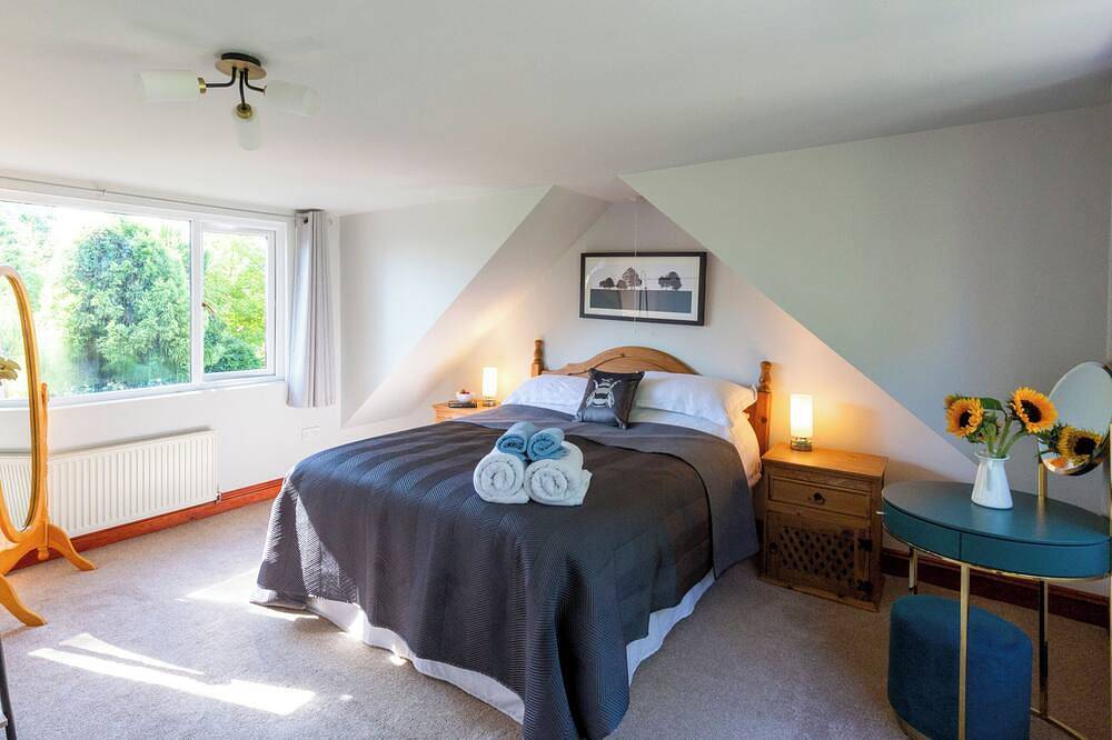 3 bedroom accommodation in Langford Budville, near Wellington in Langford Budville, Somerset