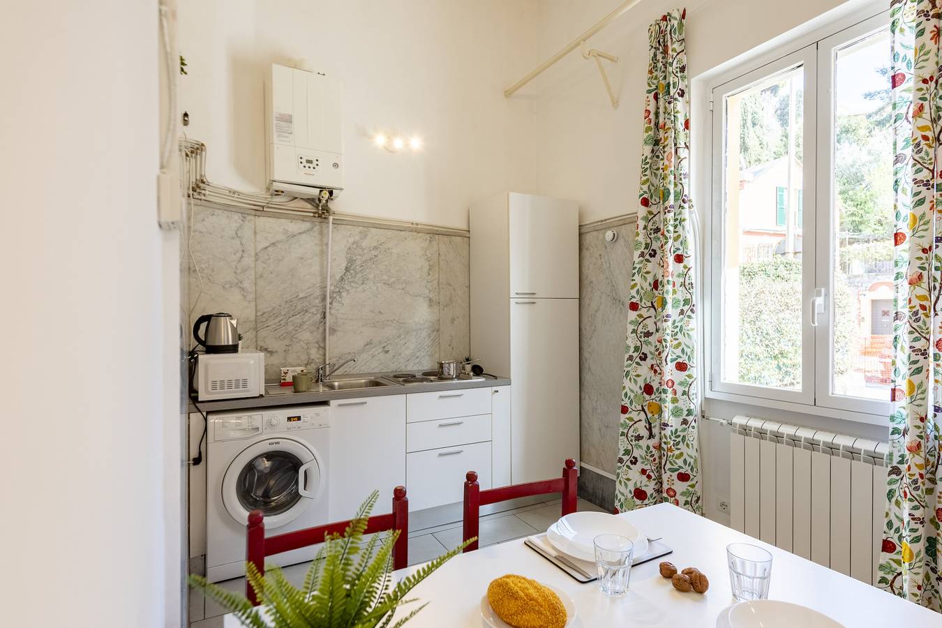 Appartamento intero, Apartment Vernazzola In Genova in Genova (Città), Genoa