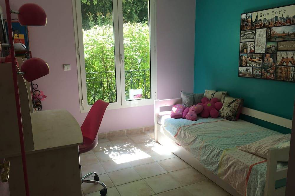 Entire apartment, Superb golf apartment with swimming pool + tennis court in Valbonne, Cannes region