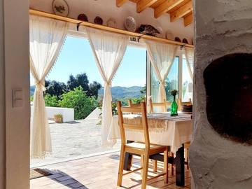 Cottage pour 2 personnes, avec vue ainsi que terrasse et jardin dans Odeleite