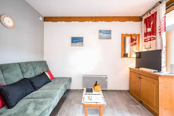 Appartement entier, Appartement "Au refuge d'Hirka" avec vue sur les montagnes, balcon et Wi-Fi in Termignon, Région de Saint-Jean-de-Maurienne