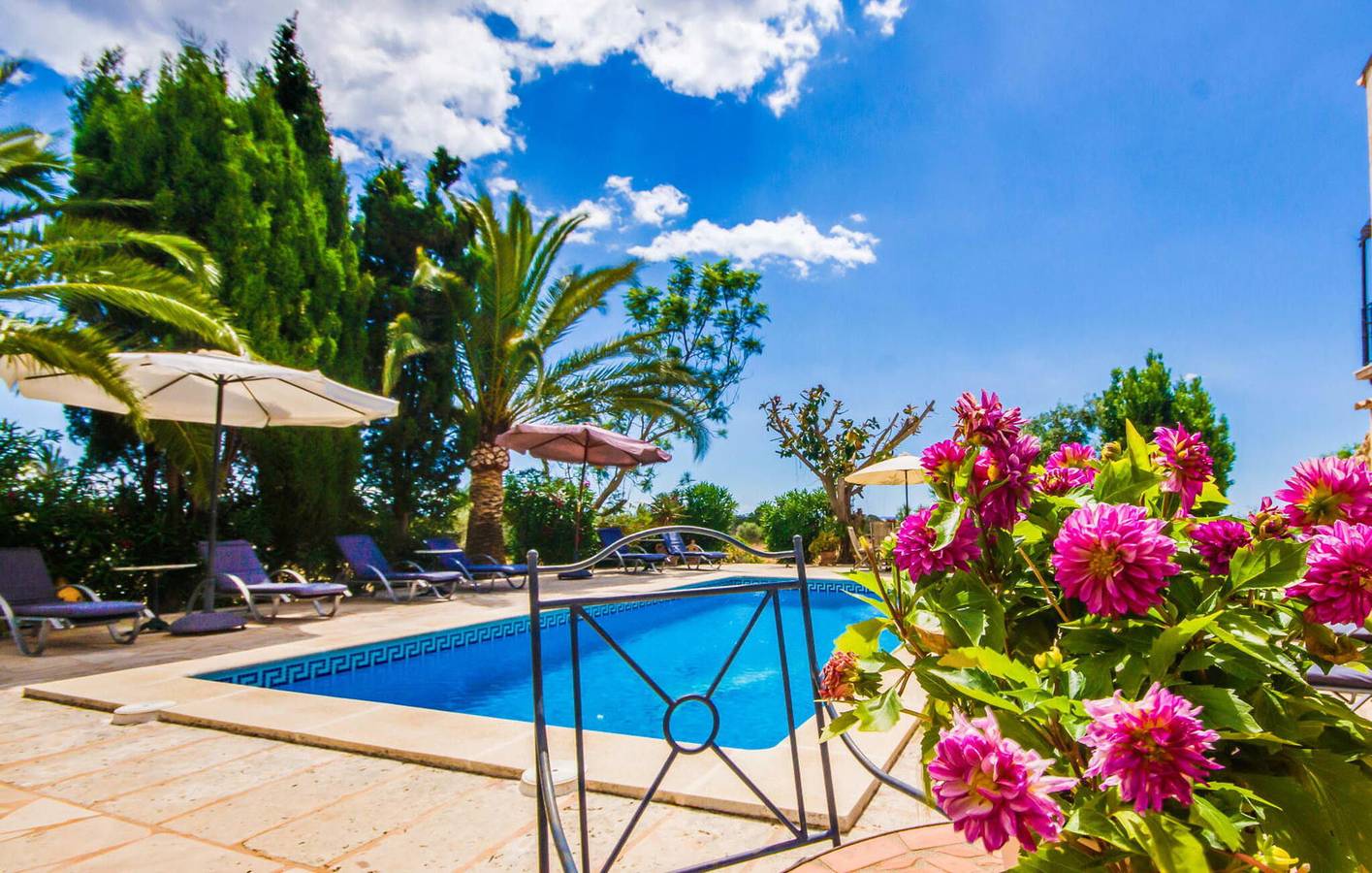 Retiro con vistas al mar, piscina y terraza, cerca de la playa in San Lorenzo de Cardessar, Mallorca Este