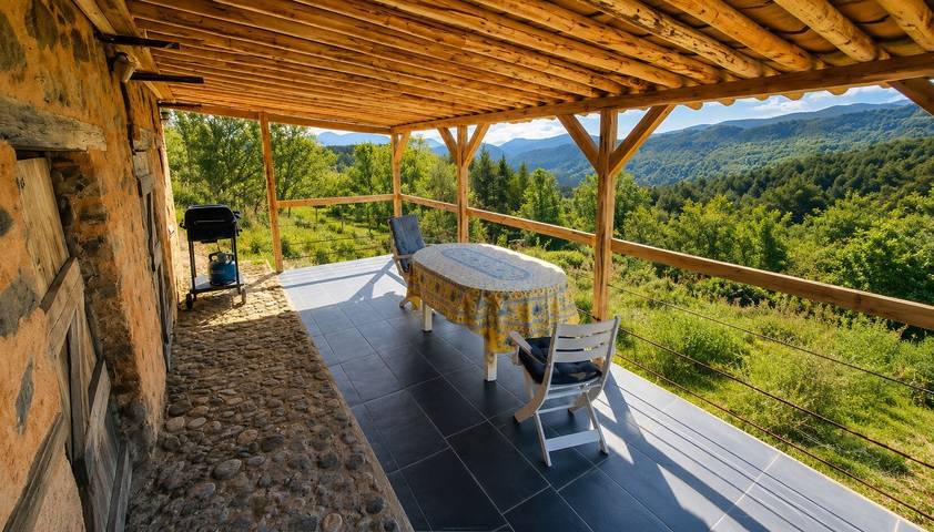 Hel lejlighed, Holiday Home 'Gîte Studio Saint Ribert' with Mountain View, Wi-Fi and Air Conditioning in Castellane Området