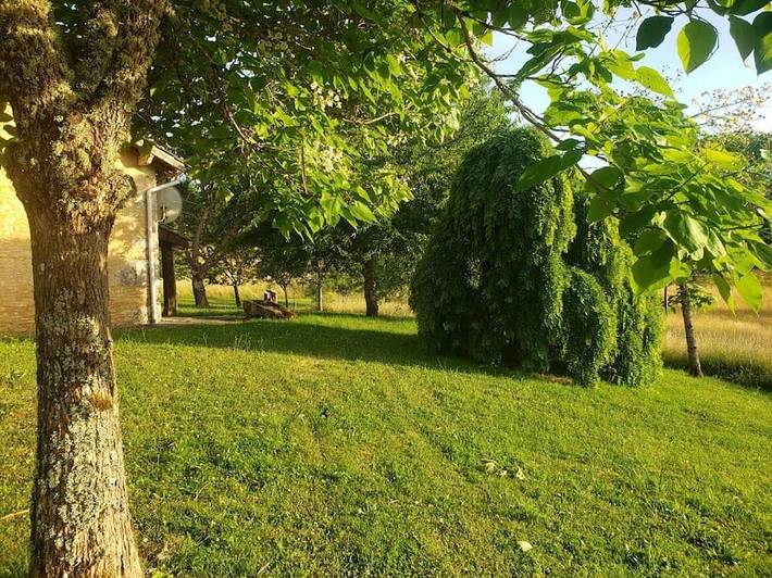 Location de vacances pour 6 personnes, avec piscine ainsi que jardin et vue à Sauveterre-la-Lémance - 4