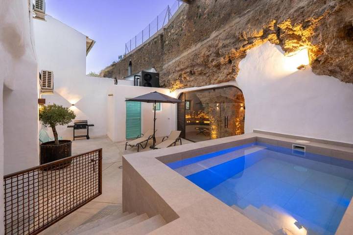 Casa rural para 15 personas, con Terraza y Piscina en Colomera