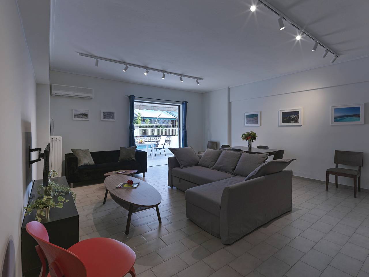 Entire apartment, Kotopouli 14 2 bd apt close to children's hospital in Central Section of Athens, Zografos