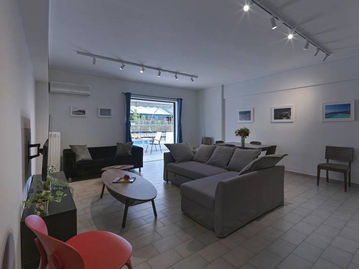 Ganze Wohnung, Kotopouli 14 2 bd apt close to children's hospital in Zentral-Athen, Zografou