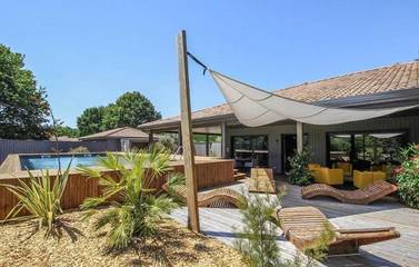 Chambre d’hôte pour 2 personnes, avec vue et terrasse ainsi que jardin et piscine à Vendays-Montalivet