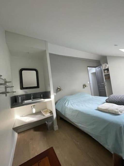 Three-Bedroom House in Beaumont (Vienne), Vienne (France)