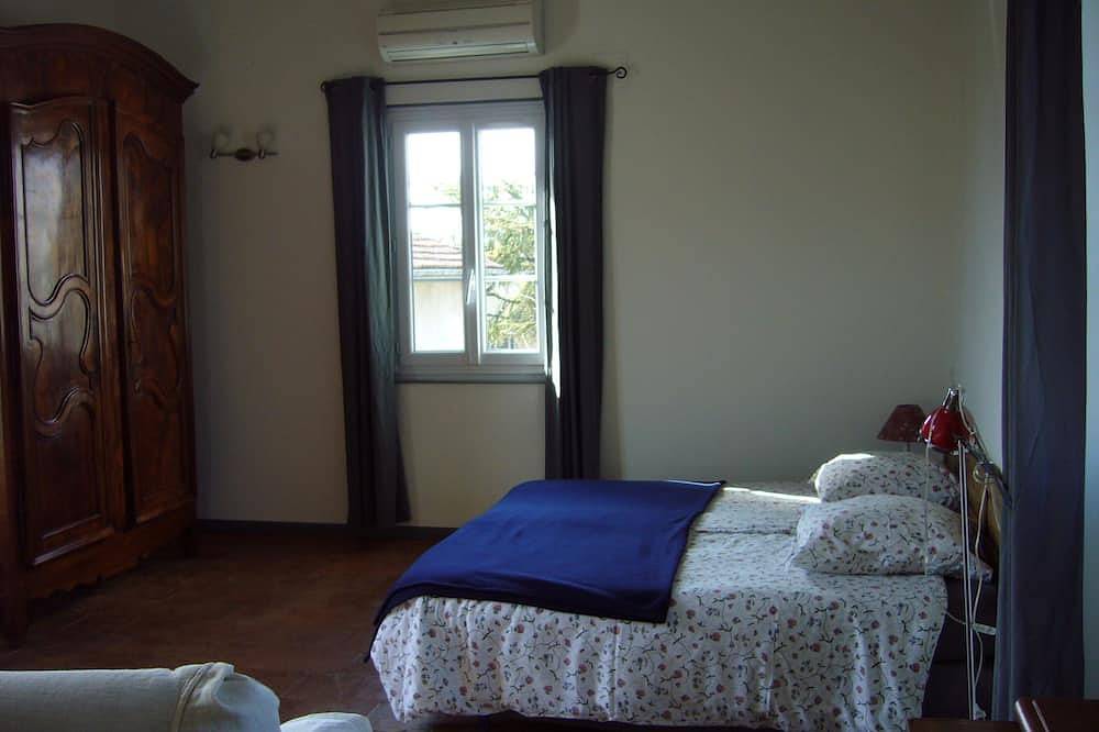 Charming accomodation from the Xixth century in Uzès, Nimes region