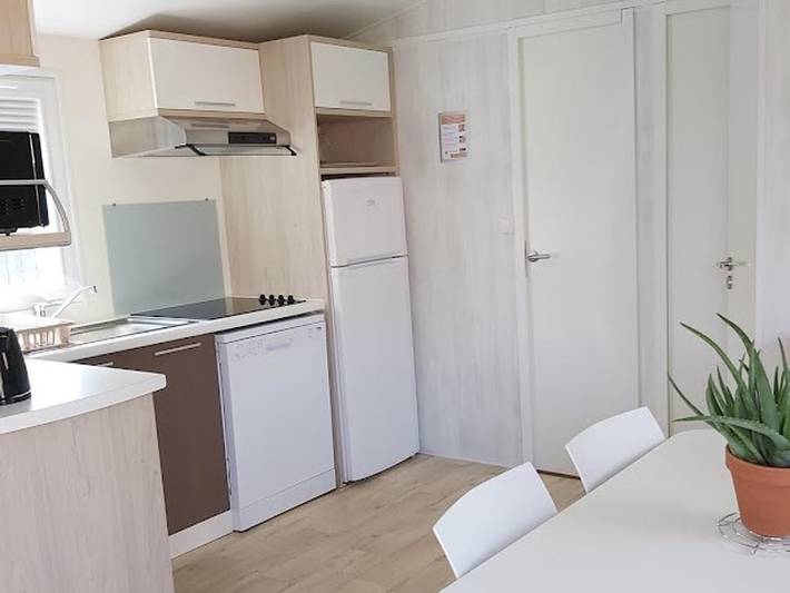 Mobil home pour 6 personnes, avec bassin pour enfant à Flagnac - 4