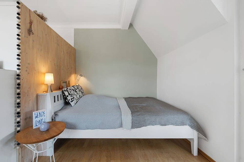 Ganze Wohnung, Sonniges Apartment in Jugendstilvilla im Ludwigsburger Süden in Ludwigsburg, Landkreis Ludwigsburg