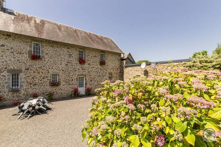 Gîte pour 6 personnes, avec Jardin à Heugueville-sur-Sienne