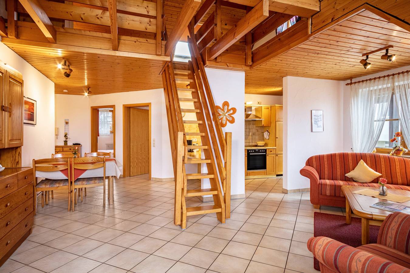 Apartamento entero, Apartamento 'Ferienwohnung 6, 100qm' con jardín compartido, balcón y Wi-Fi in Kressbronn, Distrito de Bodensee
