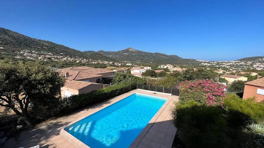 Villa pour 8 personnes, avec piscine et jardin à Monticello