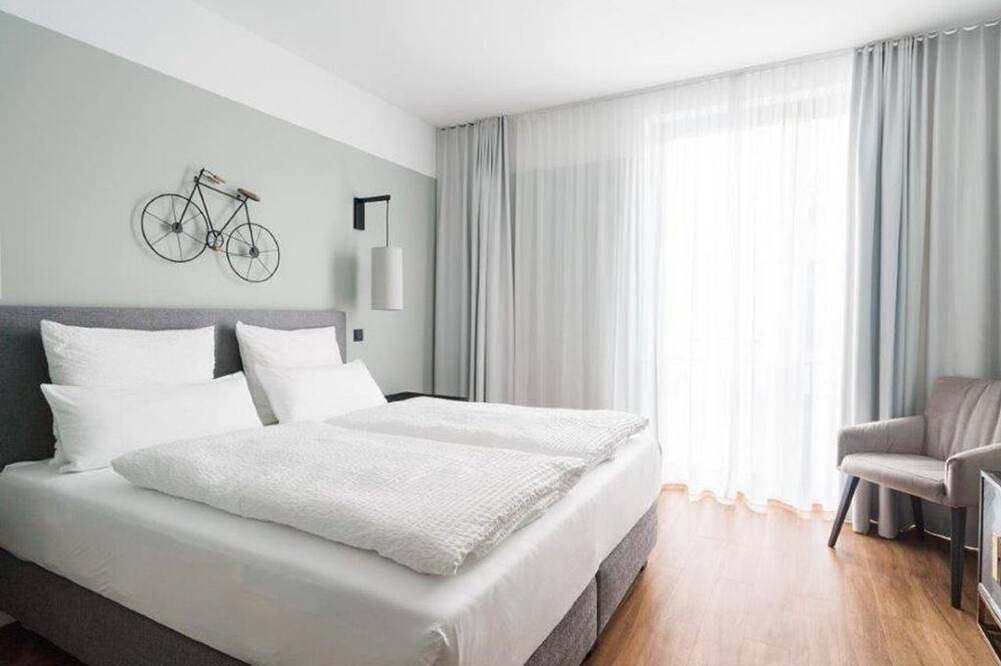 Entire apartment, Doppelzimmer Superior - Velotel Bad Saarow in Bad Saarow, Dahme-Seengebiet